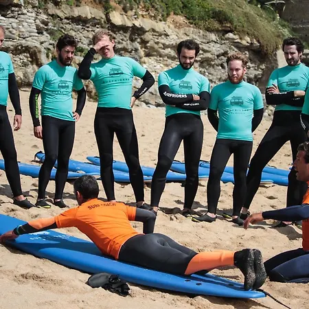 Surf Riders & Co Surf Camp Hostel *